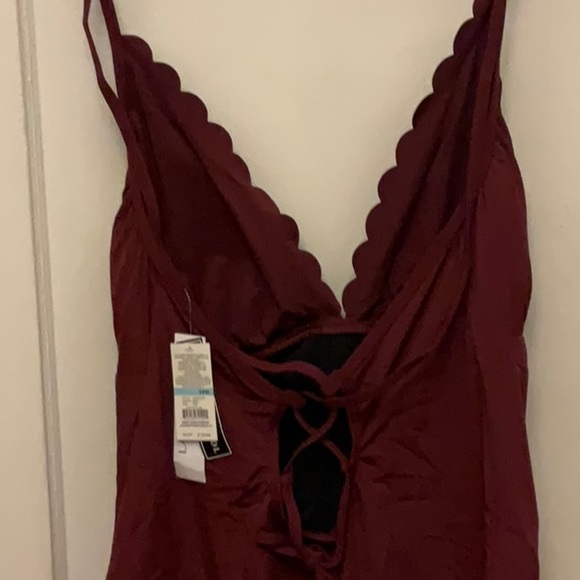 NWT la Blanca women’s one piece scalloped v neck swimsuit size 20W. - Picture 4 of 5